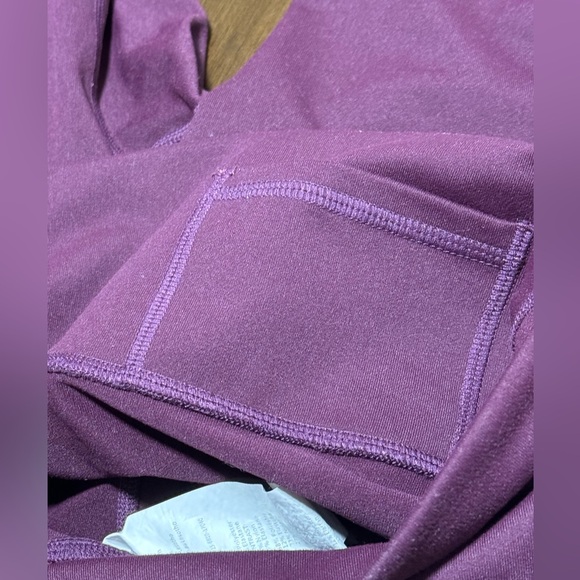 Fabletics Power Hold Women M Eggplant Cropped Athletic Pants Capri - Picture 5 of 10